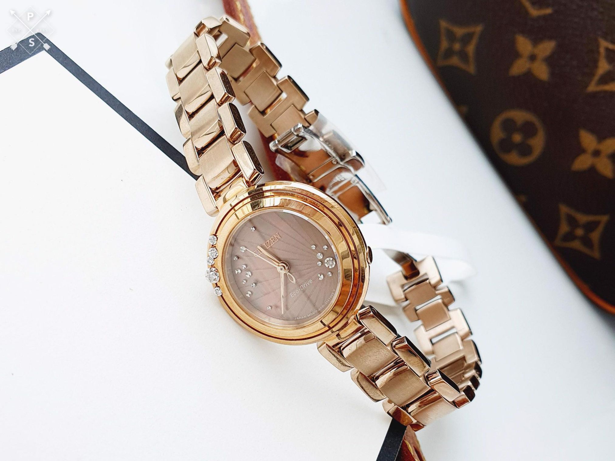 Đồng hồ Citizen Eco drive EM0463-51Y