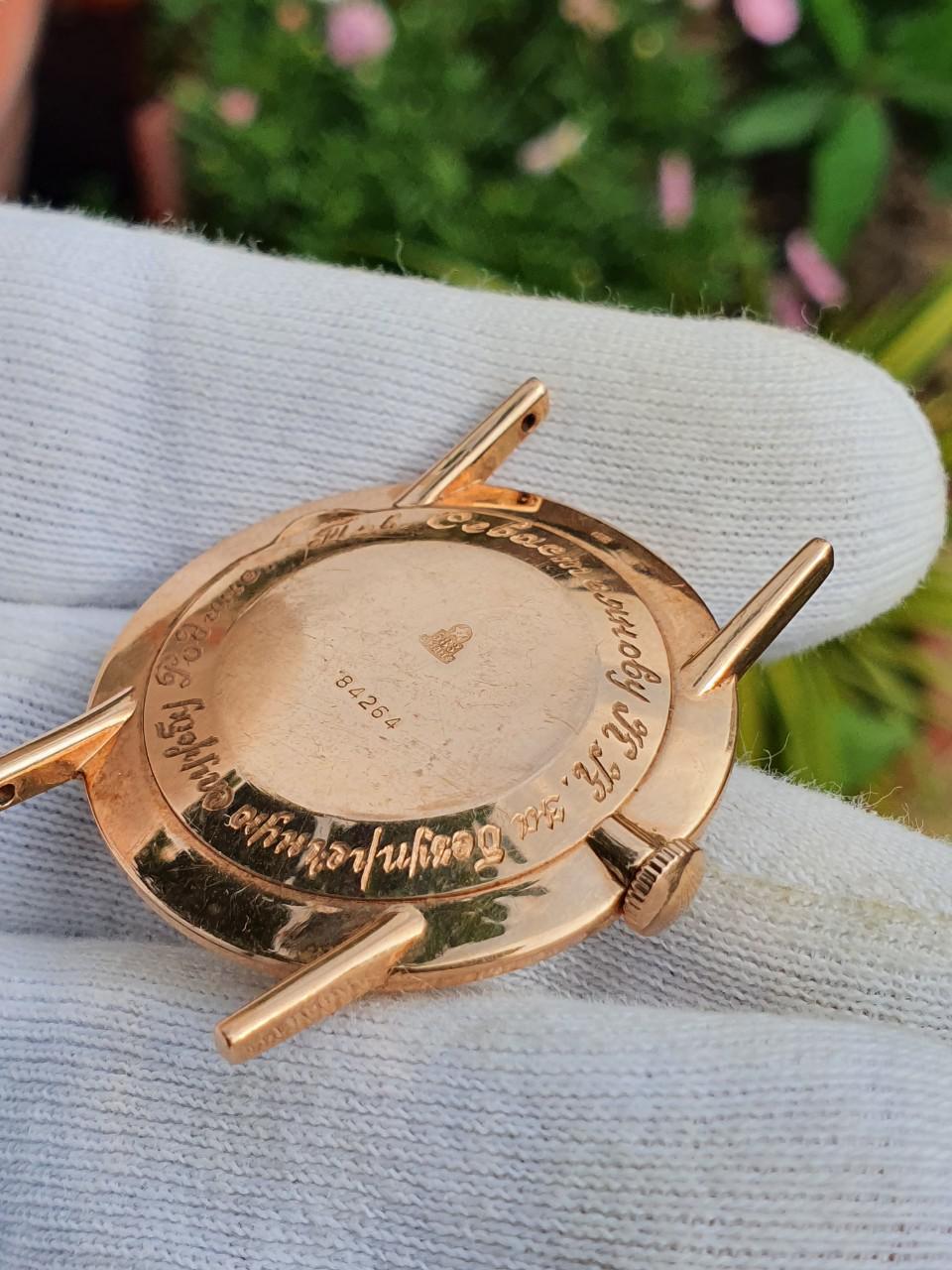 Đồng hồ cổ Luch 23 jewels vàng đúc nguyên khối máy vàng