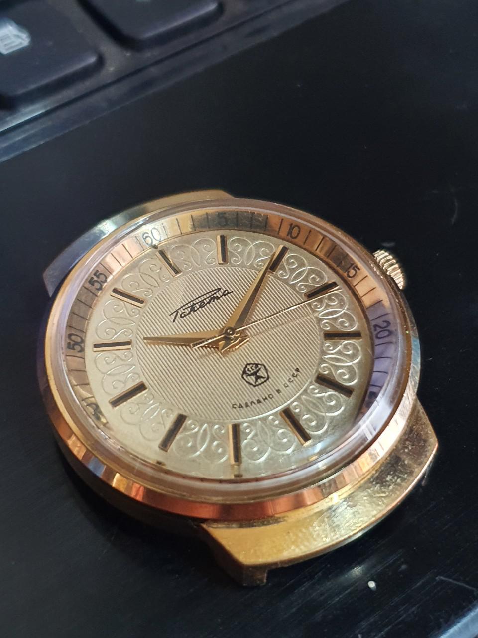 Đồng hồ Raketa hoa văn siêu đặc biệt