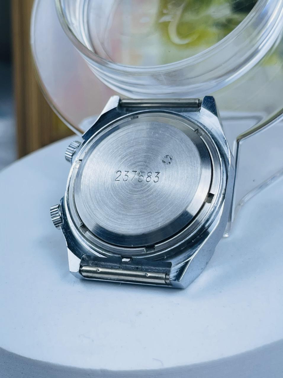 Đồng hồ Poljot chuông reo 18 jewels dáng tivi hiếm mặt trắng