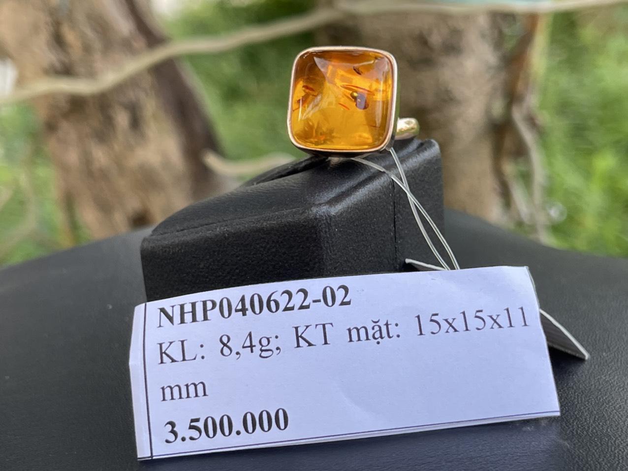 Nhẫn đá hổ phách Baltic tự nhiên NHP040622-02