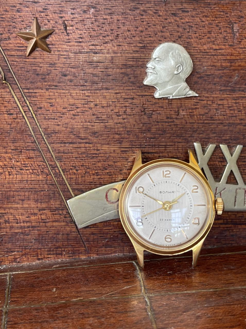 xem giá đồng hồ nga chính hãng 100%, bảo hành 1 năm, hàng sẵn, giao hàng tận nơi