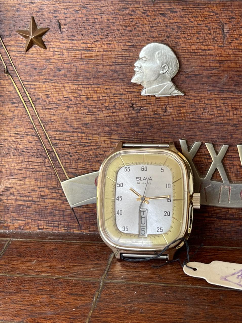 đồng hồ nga mặt vuông - sự lựa chọn đặc biệt