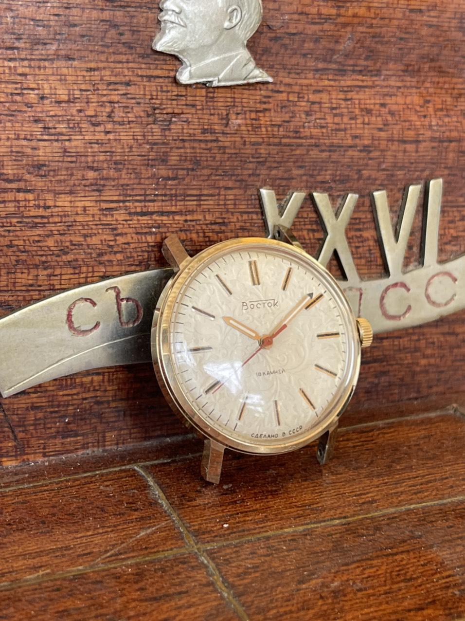 Đồng hồ nga cũ nhưng tình trạng hoạt động tốt, nguyên rin nguyên bản