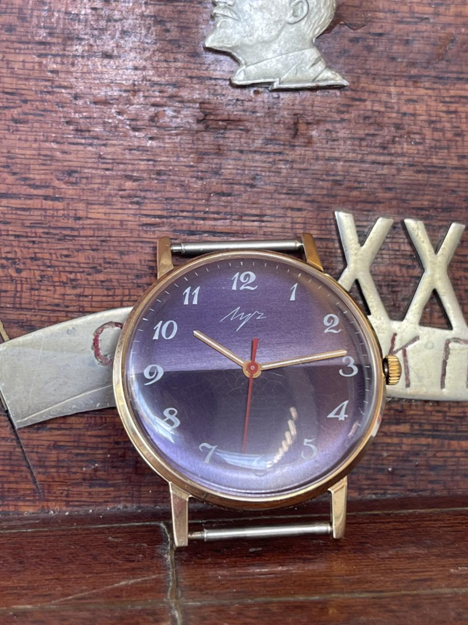 Đồng hồ luch nga  - Hàng sẵn nguyên rin nguyên bản giá tốt nhất thị trường, hoạt động ổn định