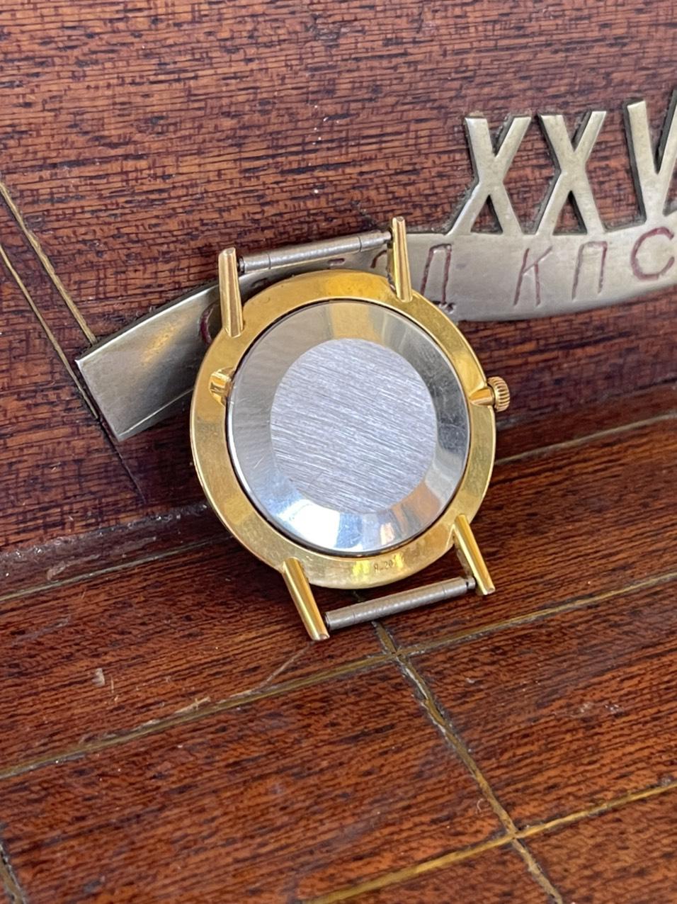 Giá đồng hồ của nga chính hãng 100%, bảo hành 1 năm, hàng sẵn, giao hàng tận nơi