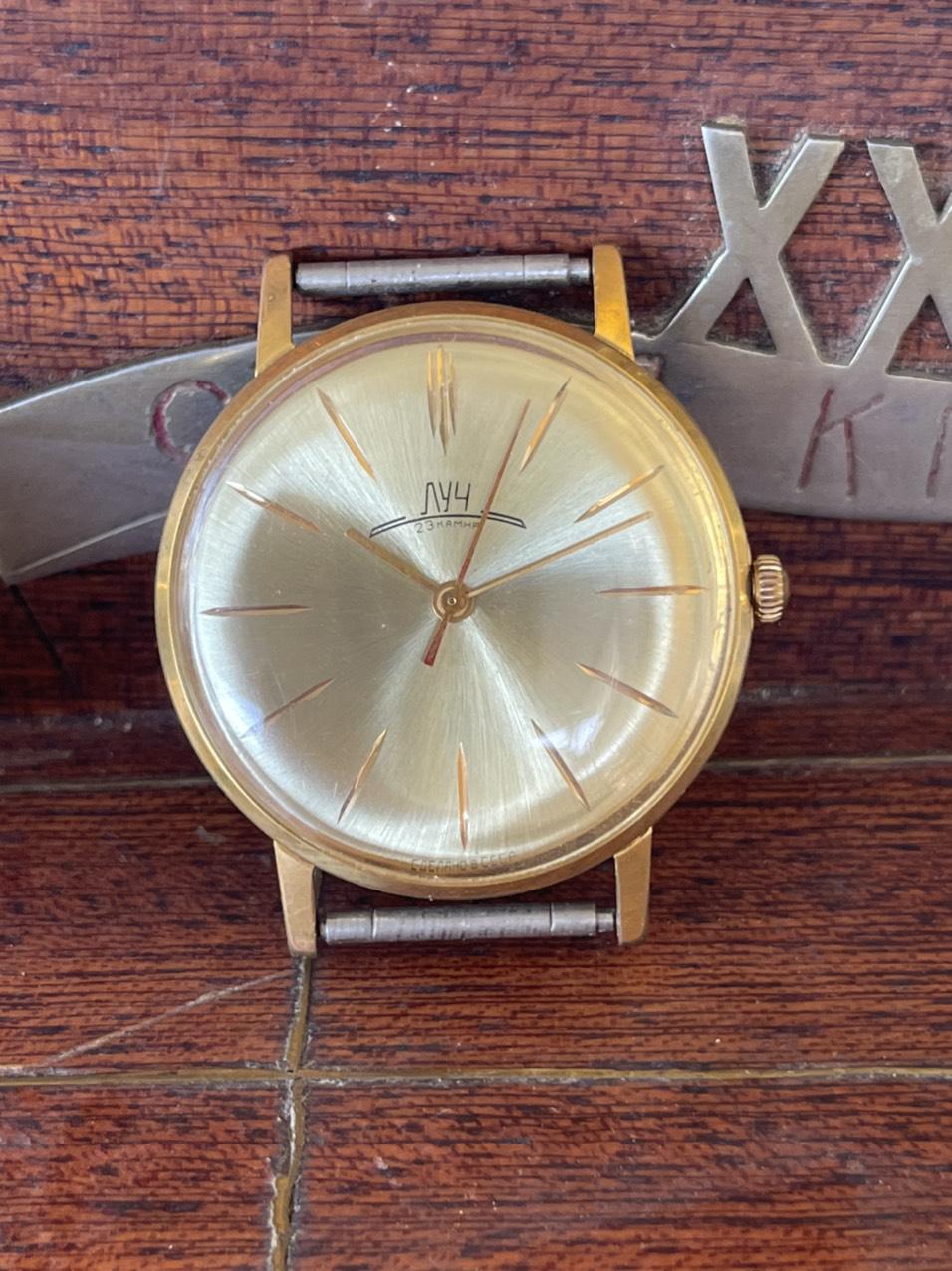 Giá đồng hồ của nga chính hãng 100%, bảo hành 1 năm, hàng sẵn, giao hàng tận nơi