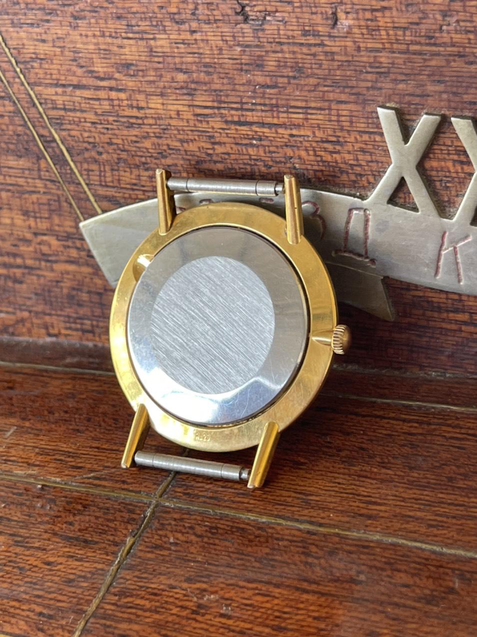 Giá đồng hồ của nga chính hãng 100%, bảo hành 1 năm, hàng sẵn, giao hàng tận nơi