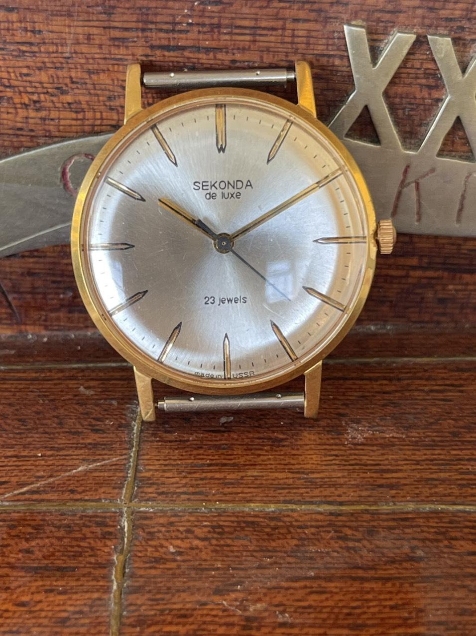 Mua đồng hồ nga ở đâu chính hãng 100%, bảo hành 1 năm, hàng sẵn, giao hàng tận nơi