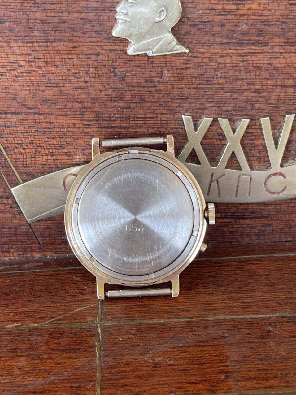 Các mẫu đồng hồ nga chính hãng 100%, bảo hành 1 năm, hàng sẵn, giao hàng tận nơi