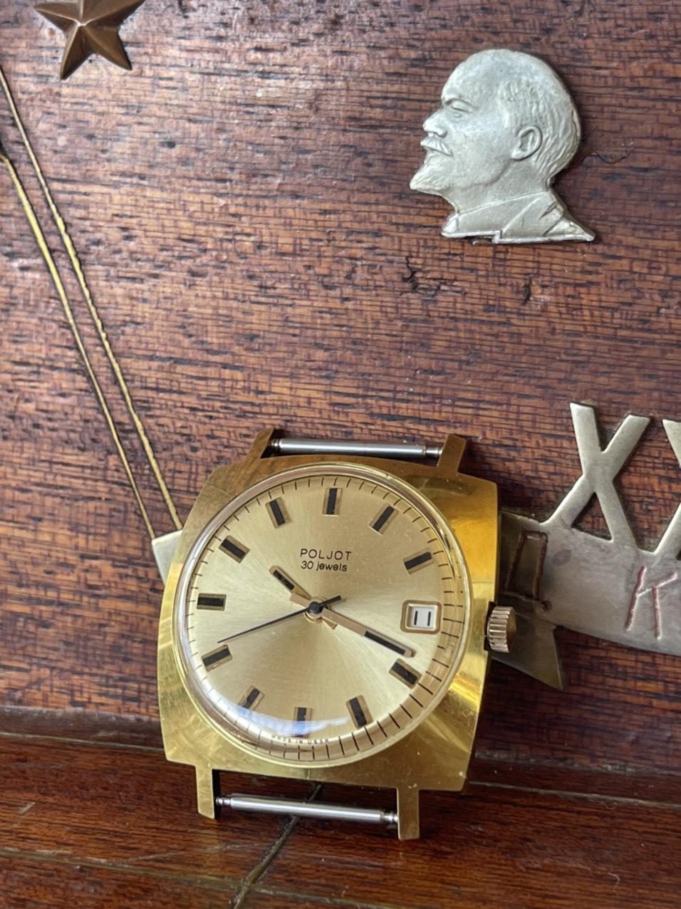 Đồng hồ nga vintage nguyên rin nguyên bản, hoạt động ổn định, đầy đủ sổ hộp, giá trị sưu tầm cao