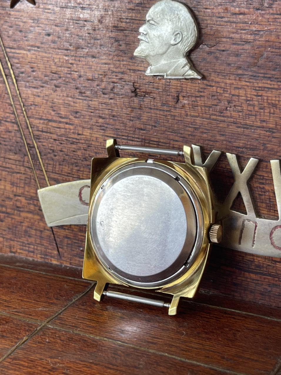 Đồng hồ nga vintage nguyên rin nguyên bản, hoạt động ổn định, đầy đủ sổ hộp, giá trị sưu tầm cao