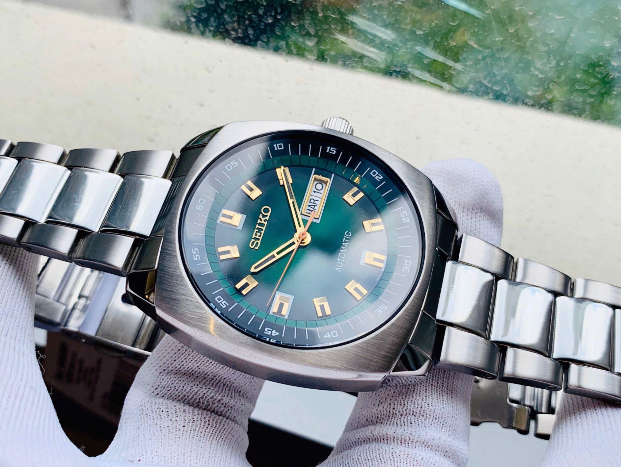 Men's automatic stainless steel clearance bracelet watch 44mm snkm97