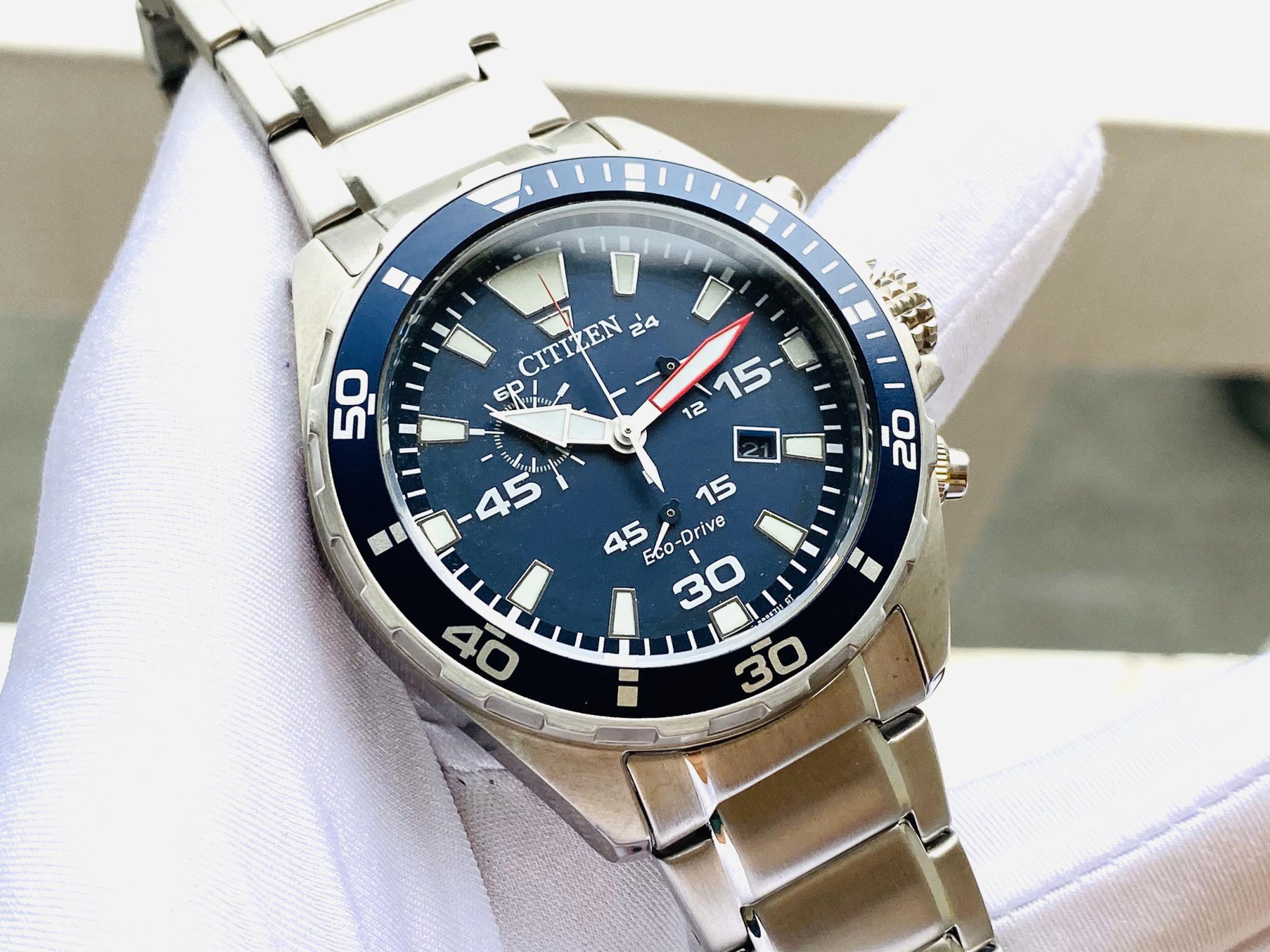 Citizen Orologio Uomo Analogico AT2431-87L – Quadrante Blu Acciaio – Bracciale In Acciaio Inossidabile – Impermeabile 10 Bar