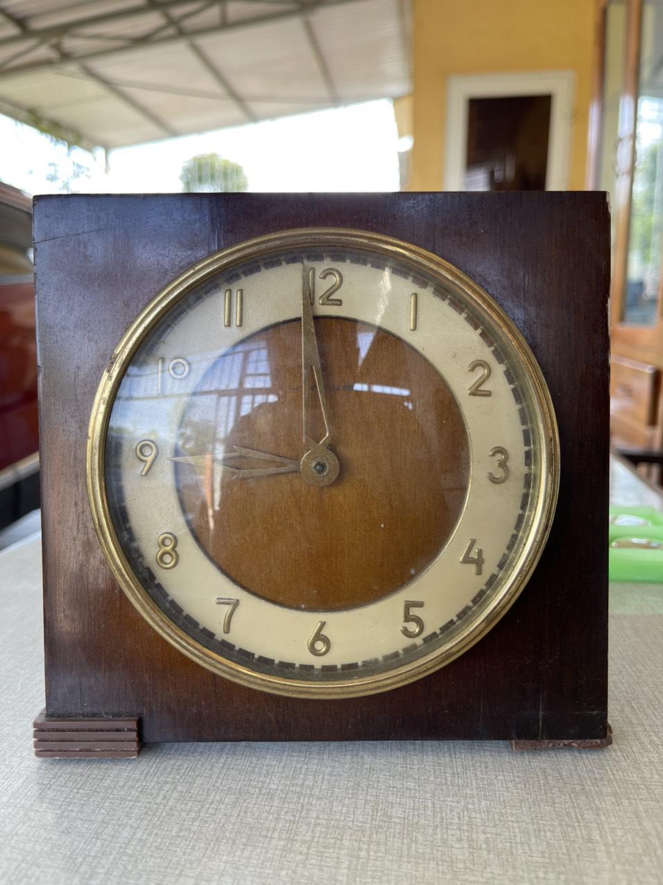 Đồng hồ cổ để bàn bằng gỗ máy cơ cổ điển Nga Liên Xô