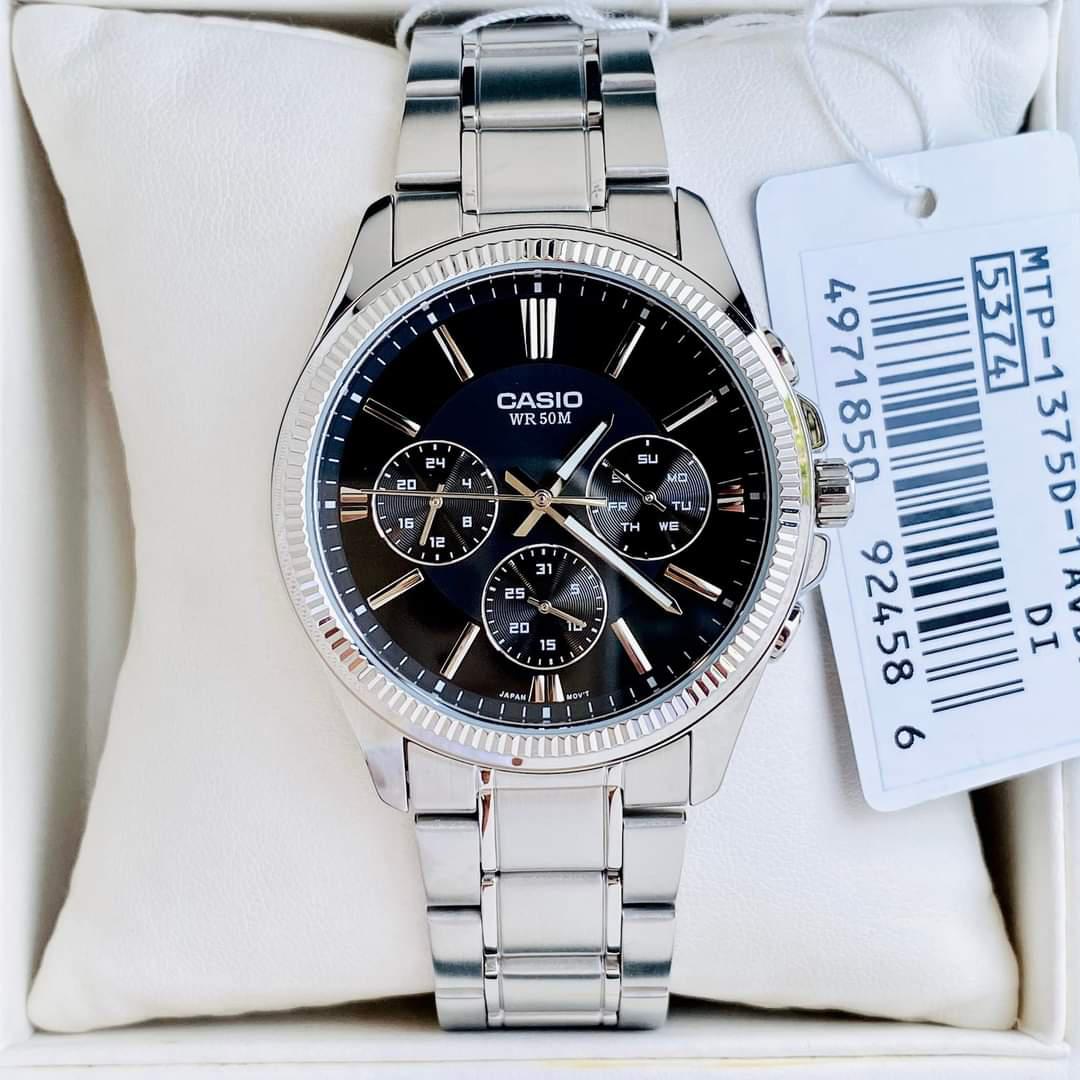 Casio Orologio Uomo MTP-1375D-1A - Quarzo Giapponese, Cassa 35mm Acciaio, Quadrante Nero E Calendario