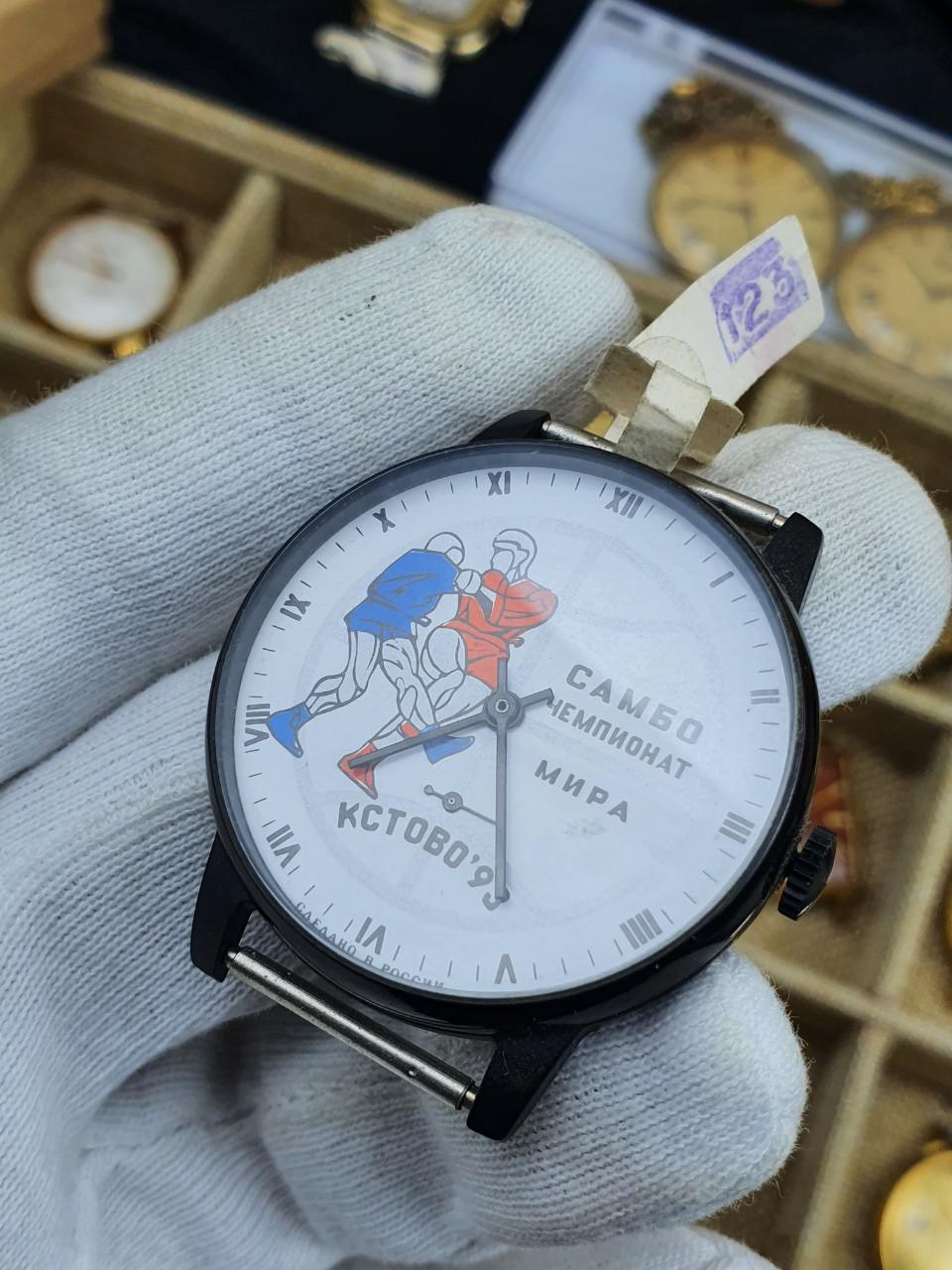 Đồng hồ Pabeda Sambo phiên bản kỷ niệm đại hội thể thao võ thuật 1993 tại KCTOVO Liên Xô