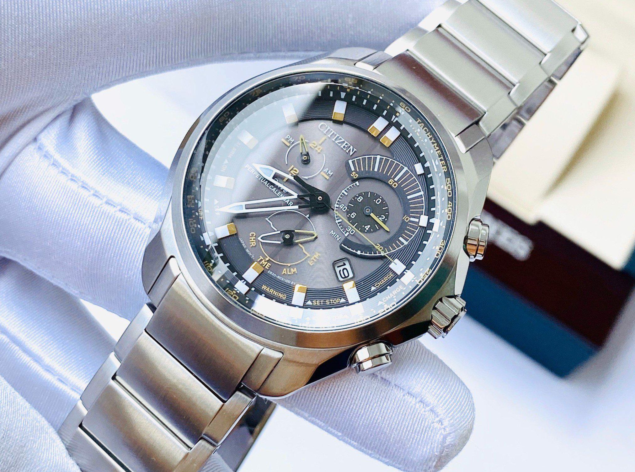 Đồng hồ Citizen BL5600-53E