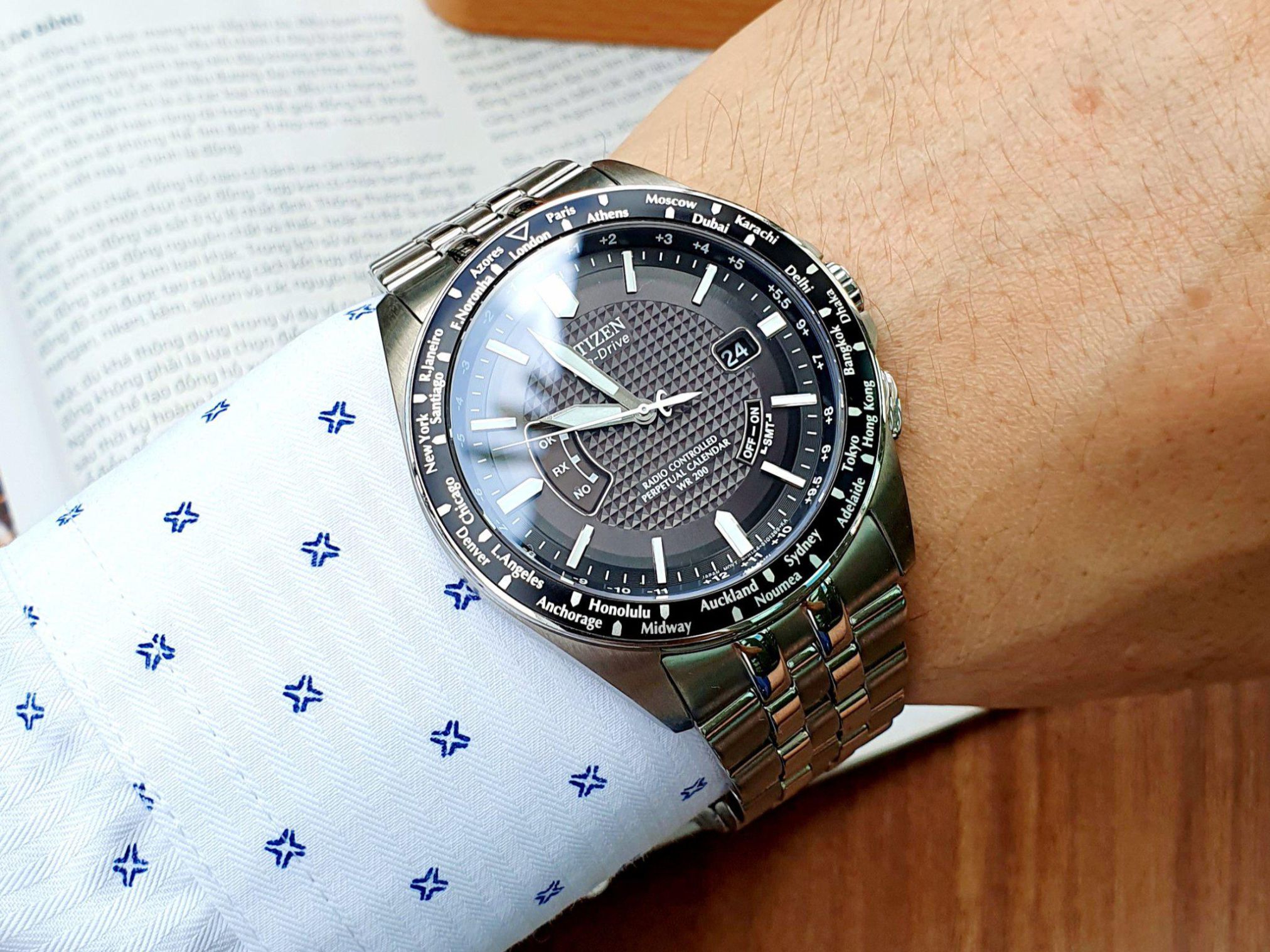 ng h CITIZEN CB0020 50E World Perpetual AT