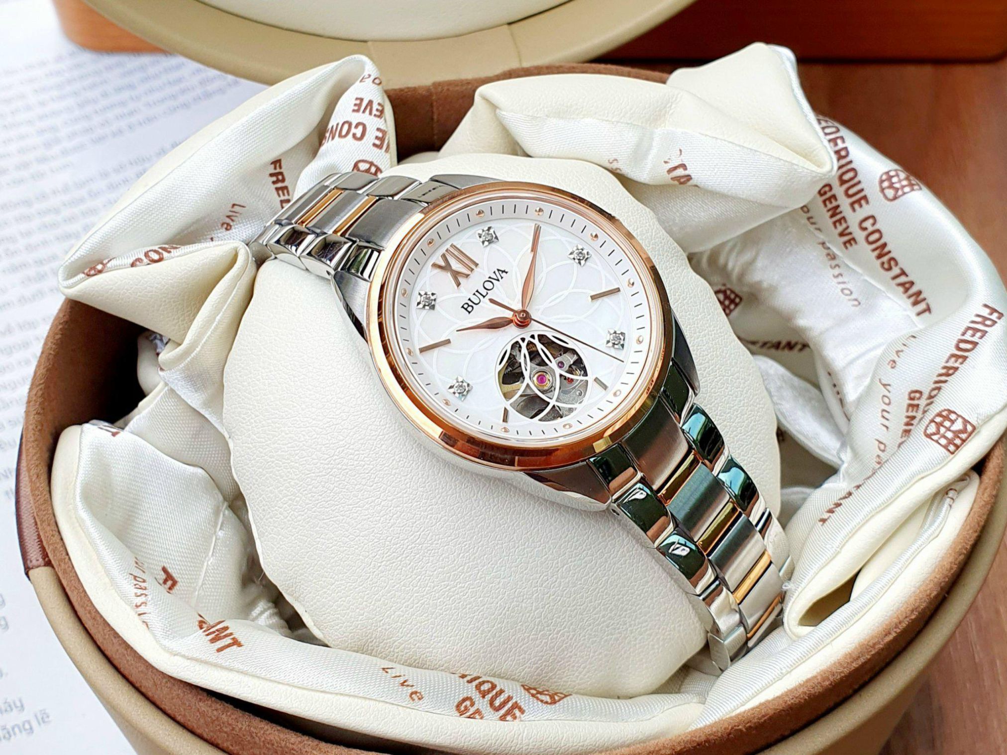 Đồng hồ Bulova 98p170 Hot girl