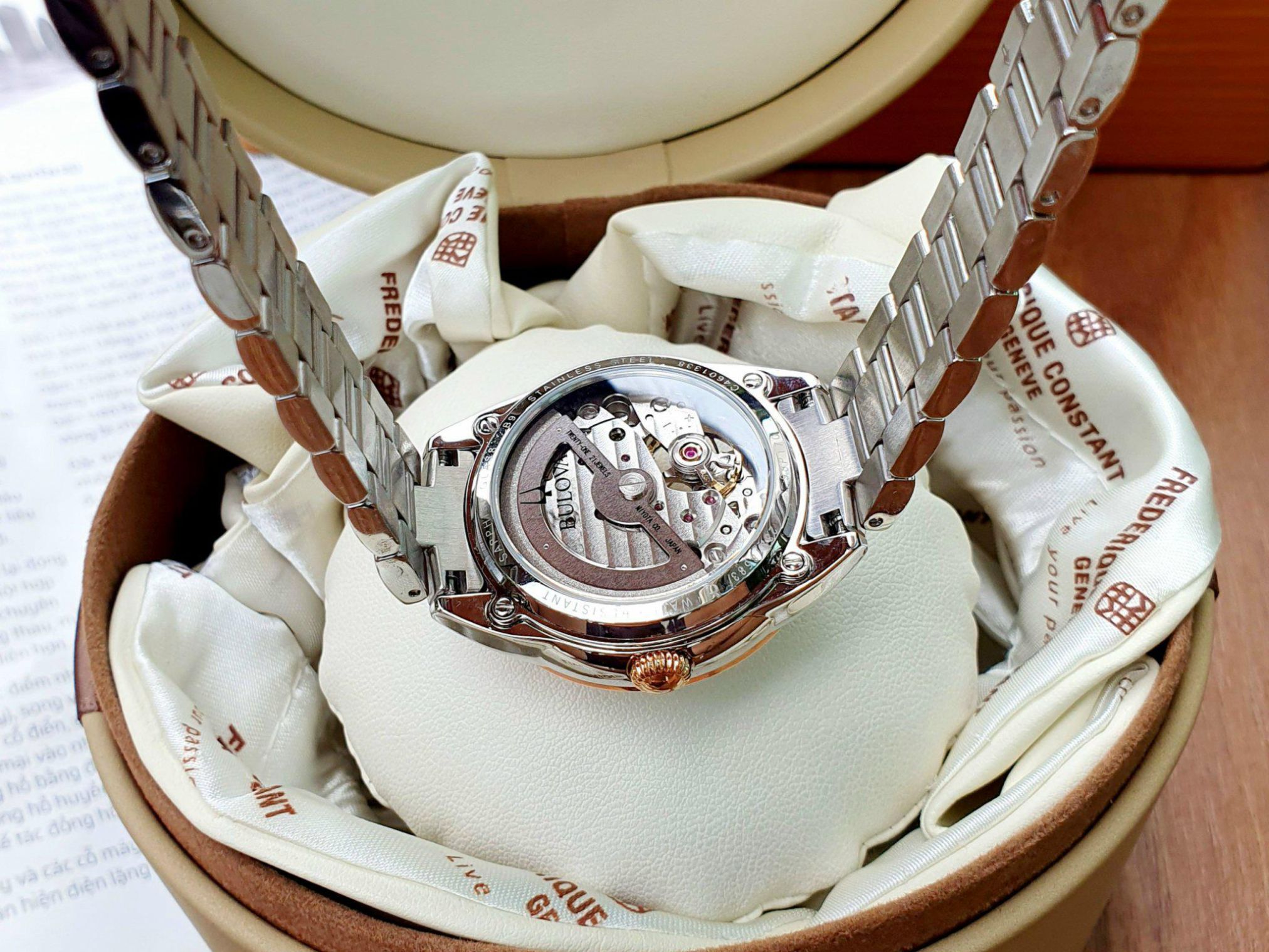 Đồng hồ Bulova 98p170 Hot girl