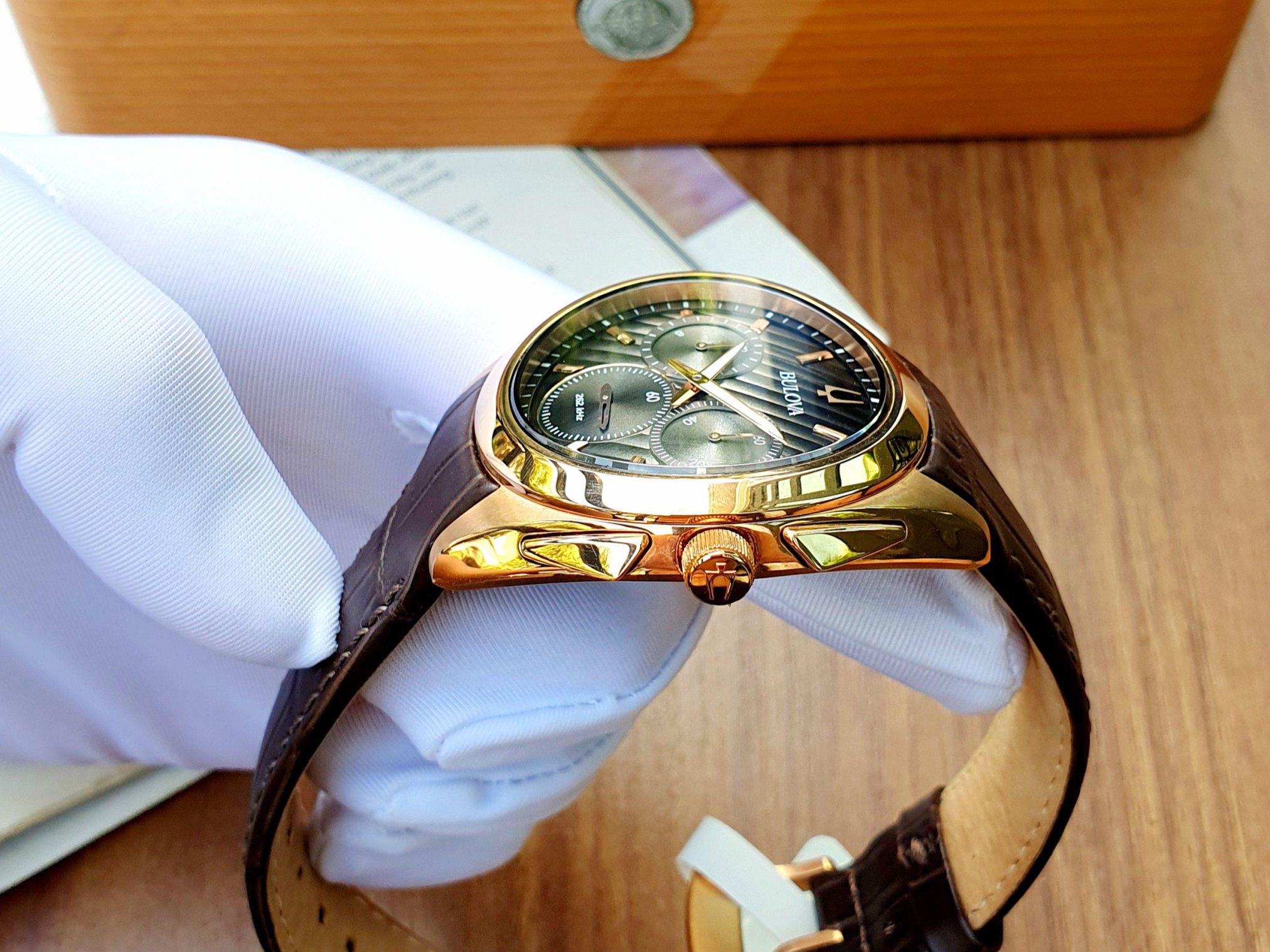 ng h BULOVA 97A124