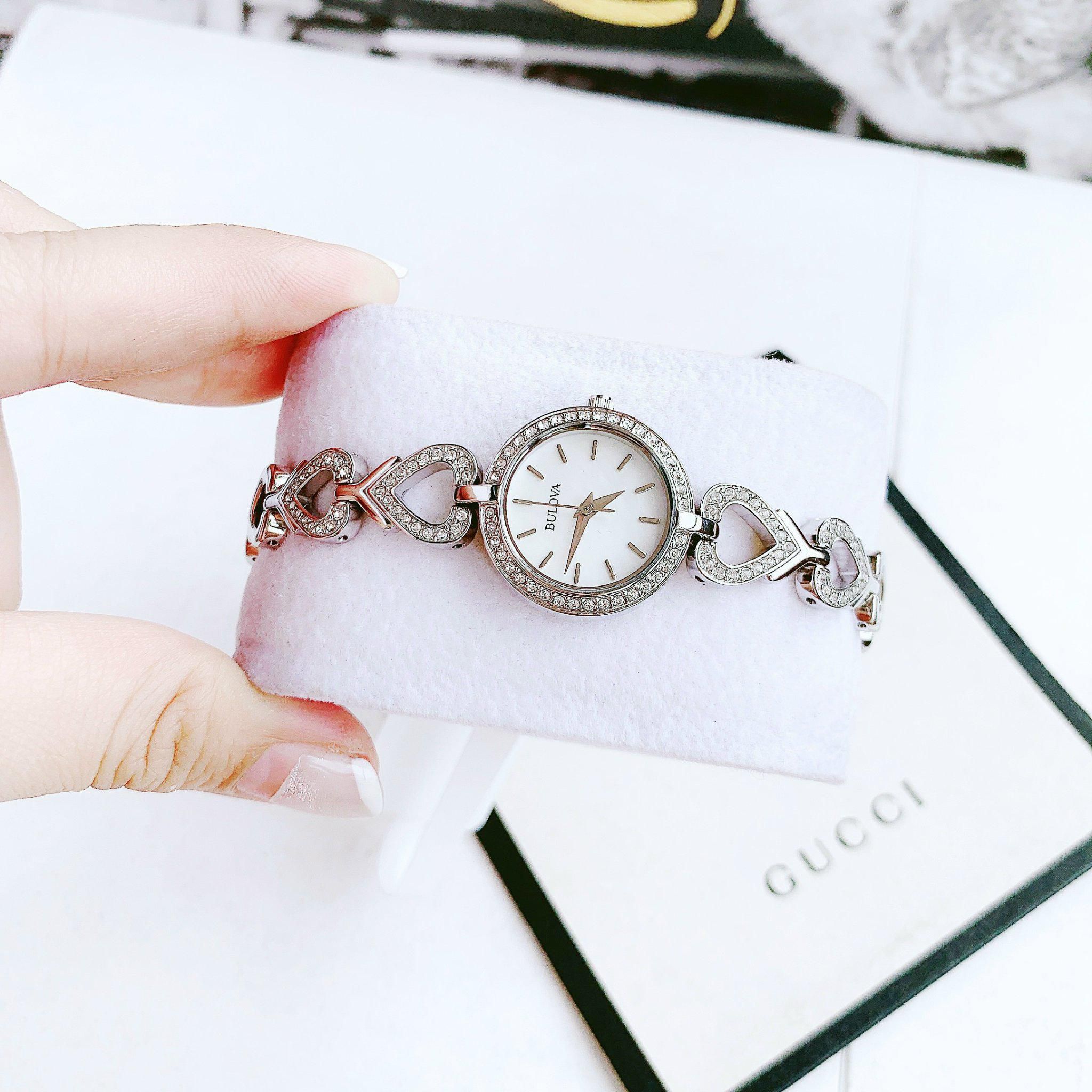 ng h Bulova Women s Quartz Swarovski Crystal 96X136