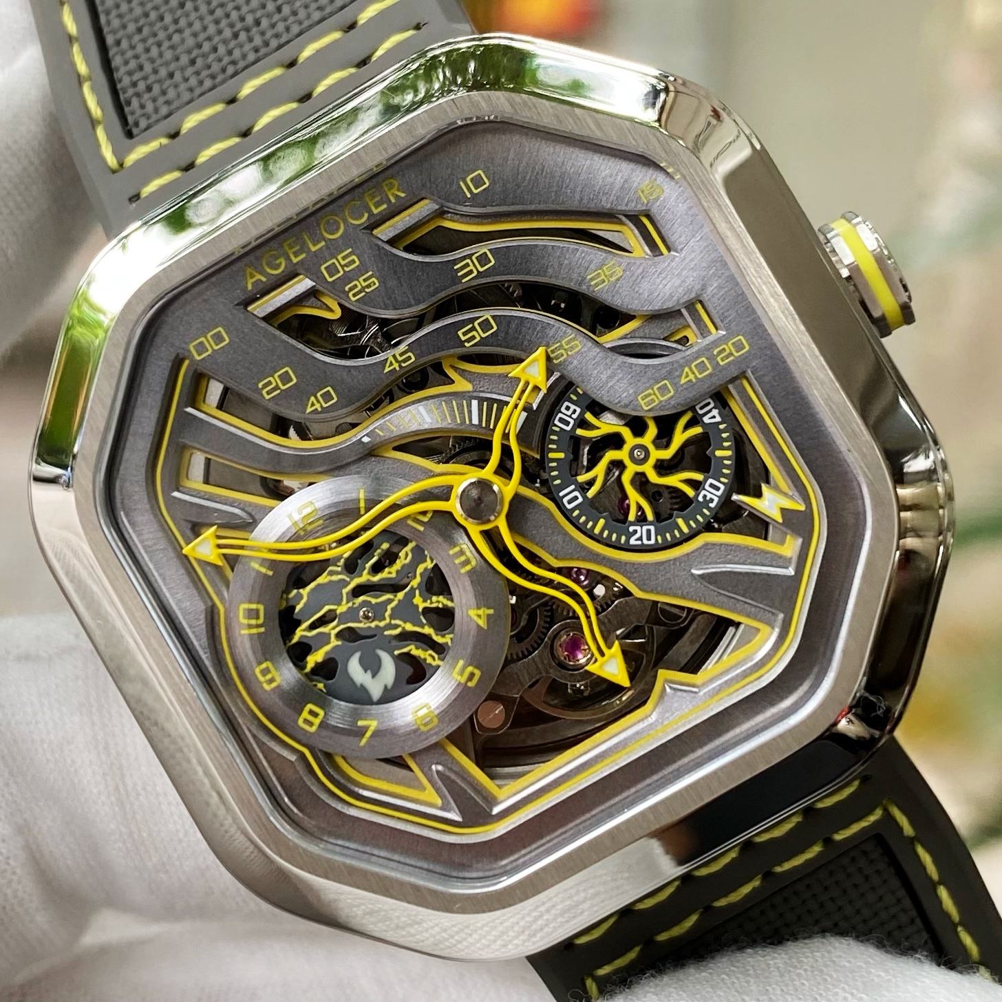 Đồng Hồ Agelocer Burning Series 5002A2