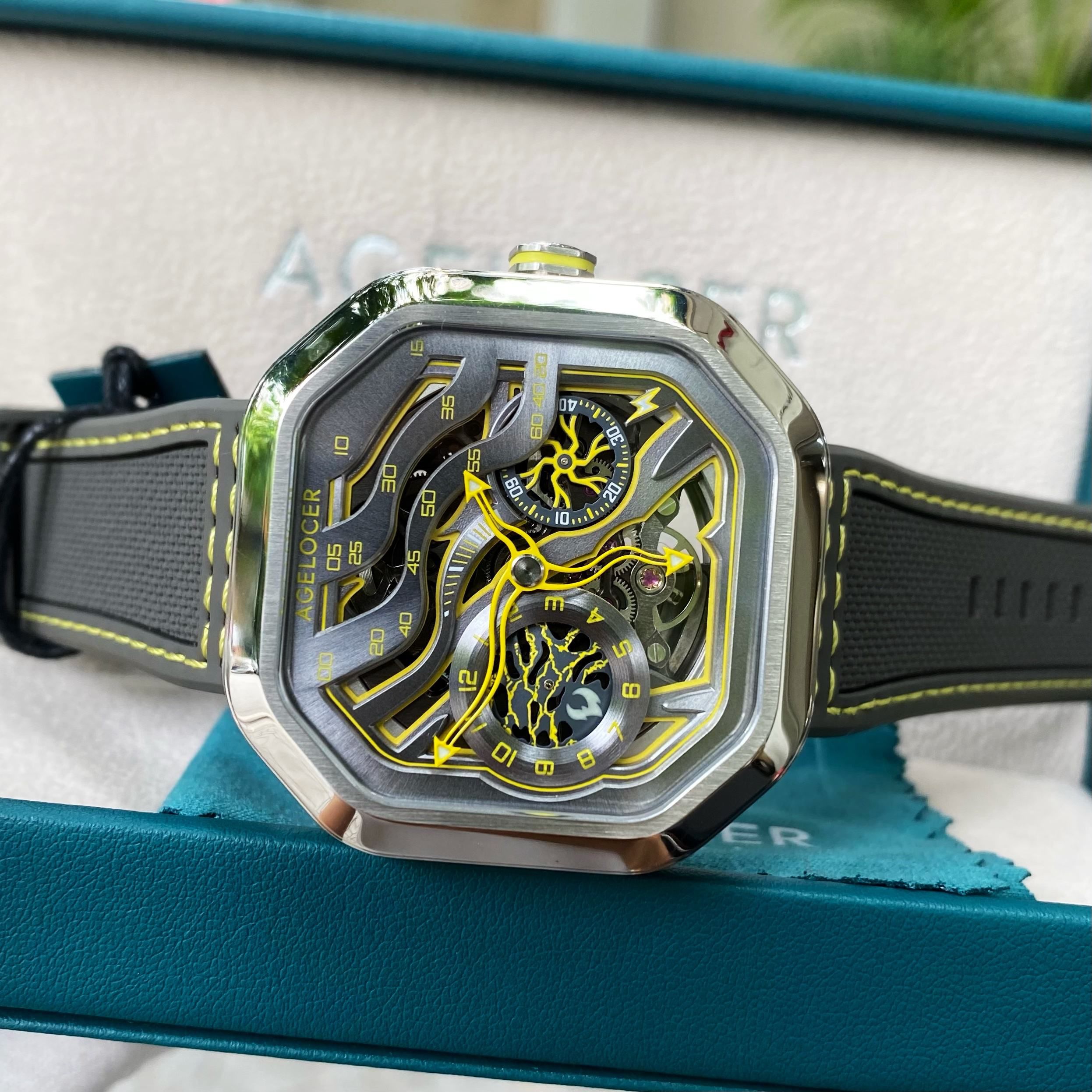 Đồng Hồ Agelocer Burning Series 5002A2