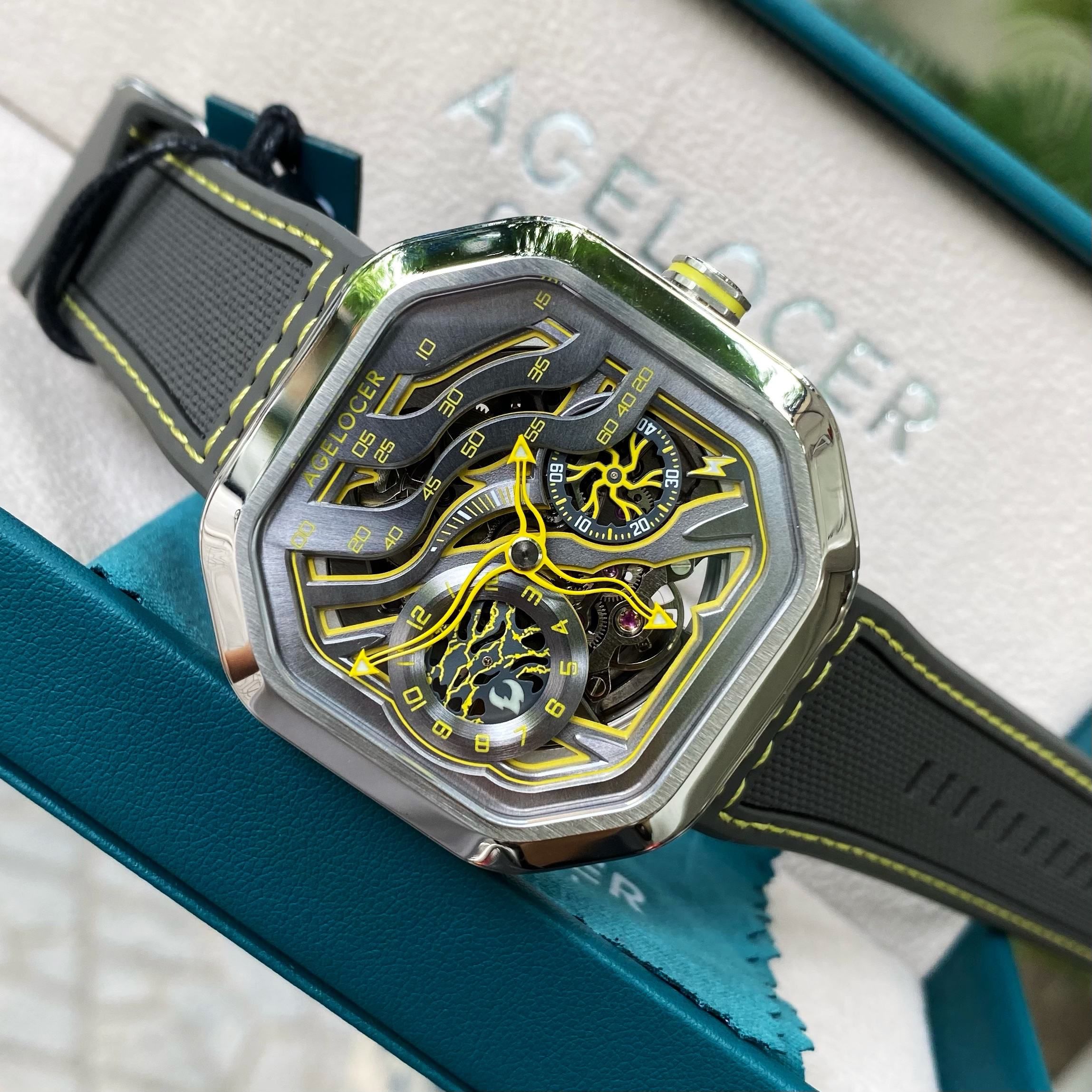 Đồng Hồ Agelocer Burning Series 5002A2