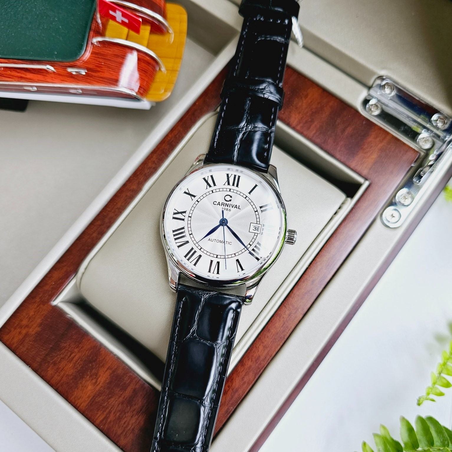 Đồng Hồ Carnival 8102GD-VT-DD-T