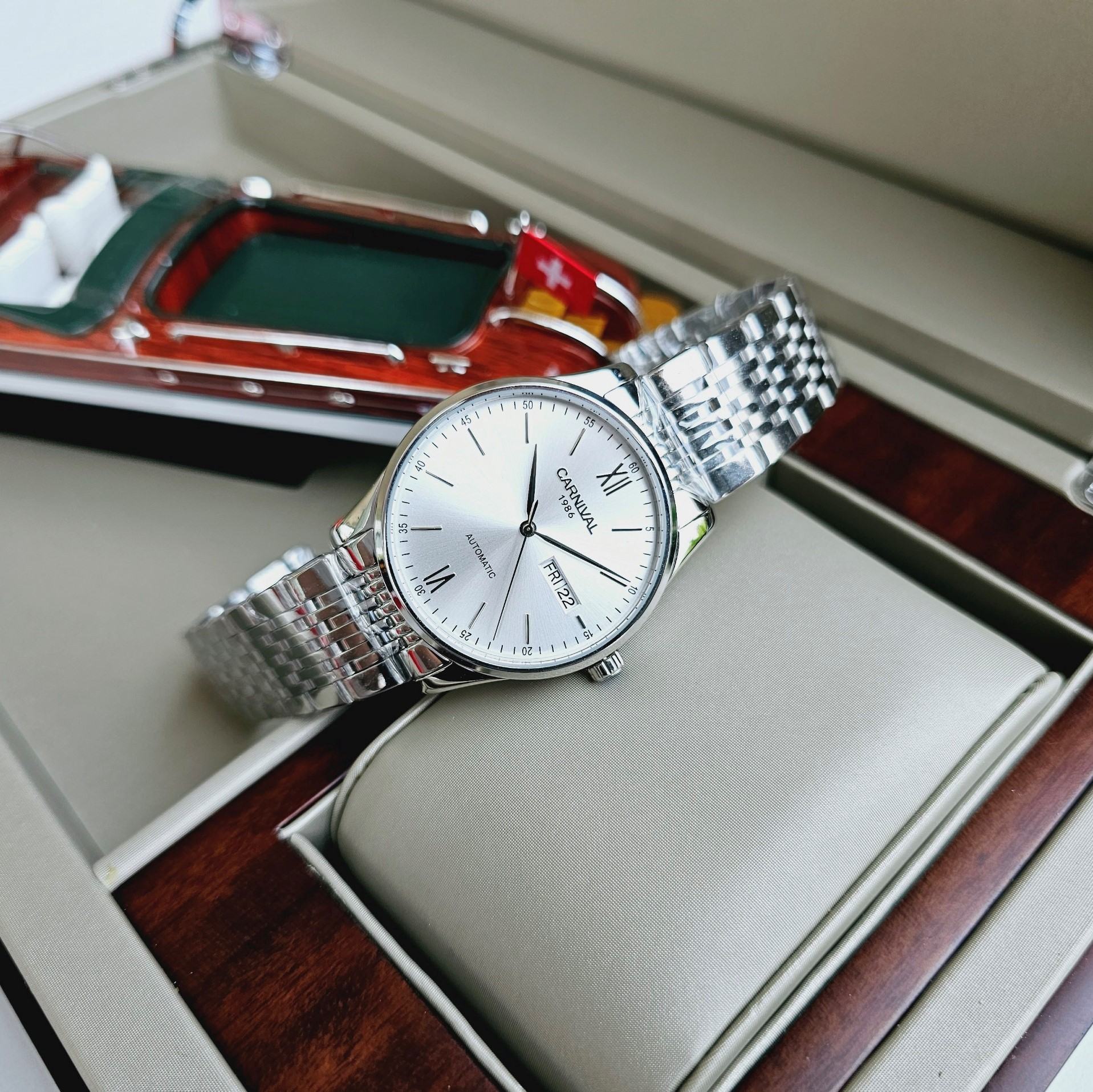 Đồng Hồ Carnival Index 8016G-VT-T