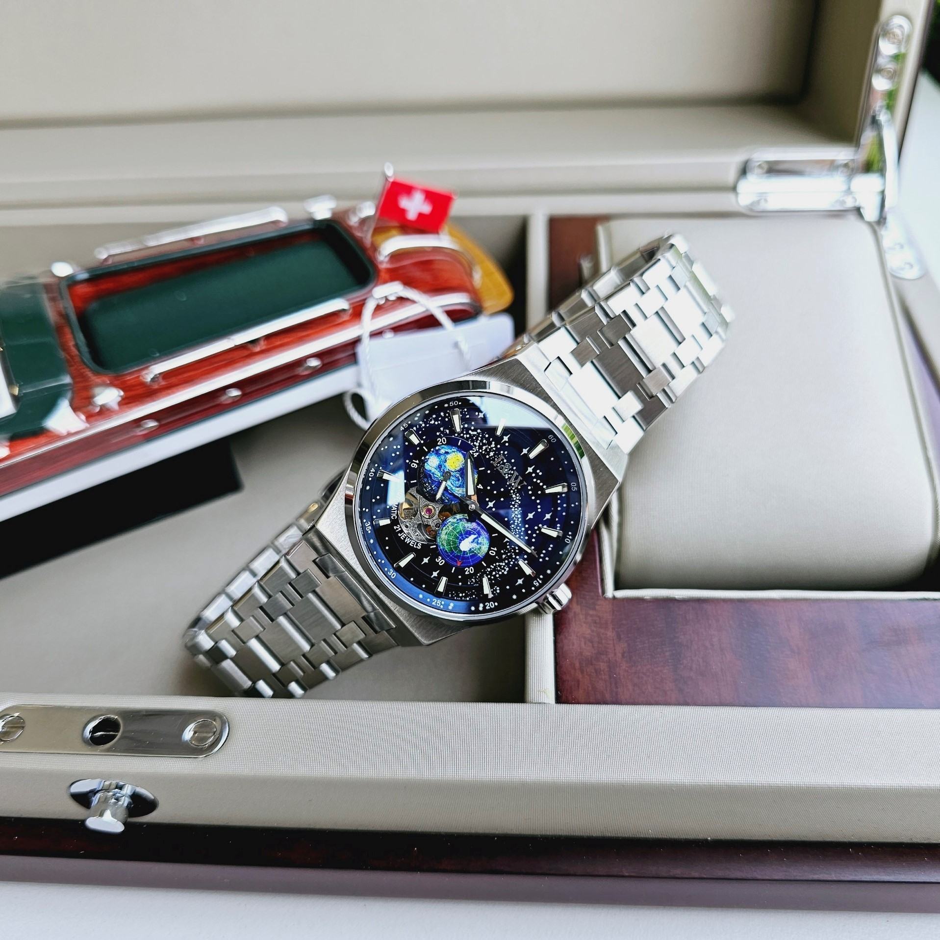 Đồng Hồ Carnival I&W Earth Blue Dial IW708G-VT-X