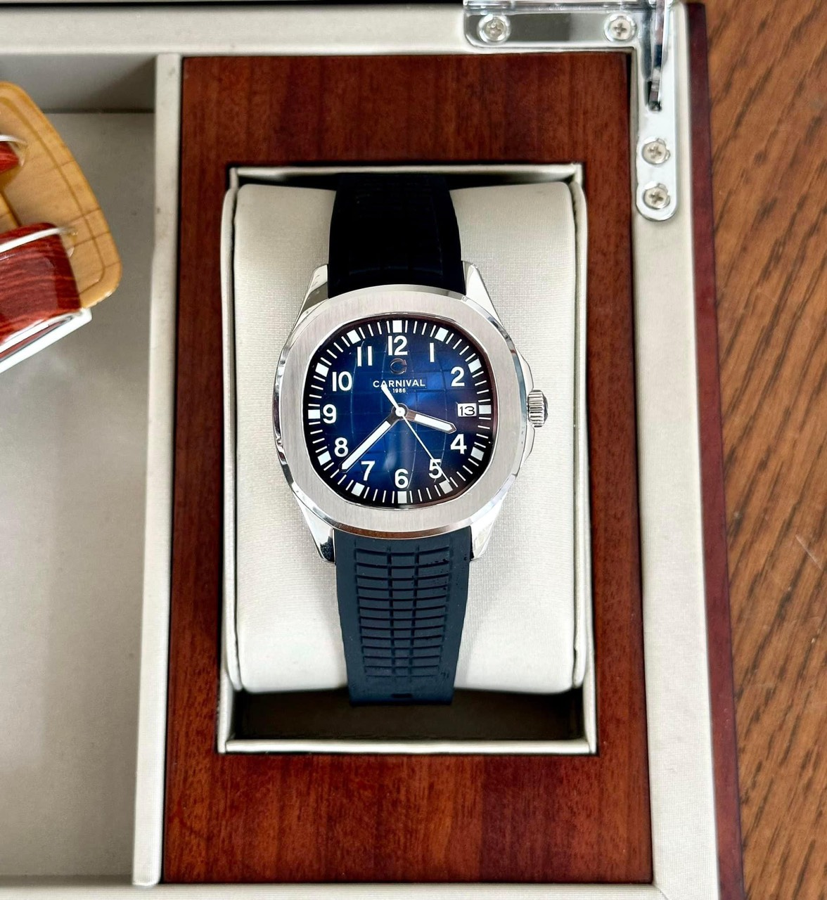 Đồng Hồ Carnival - Nam 8130G-VT-DCS-X