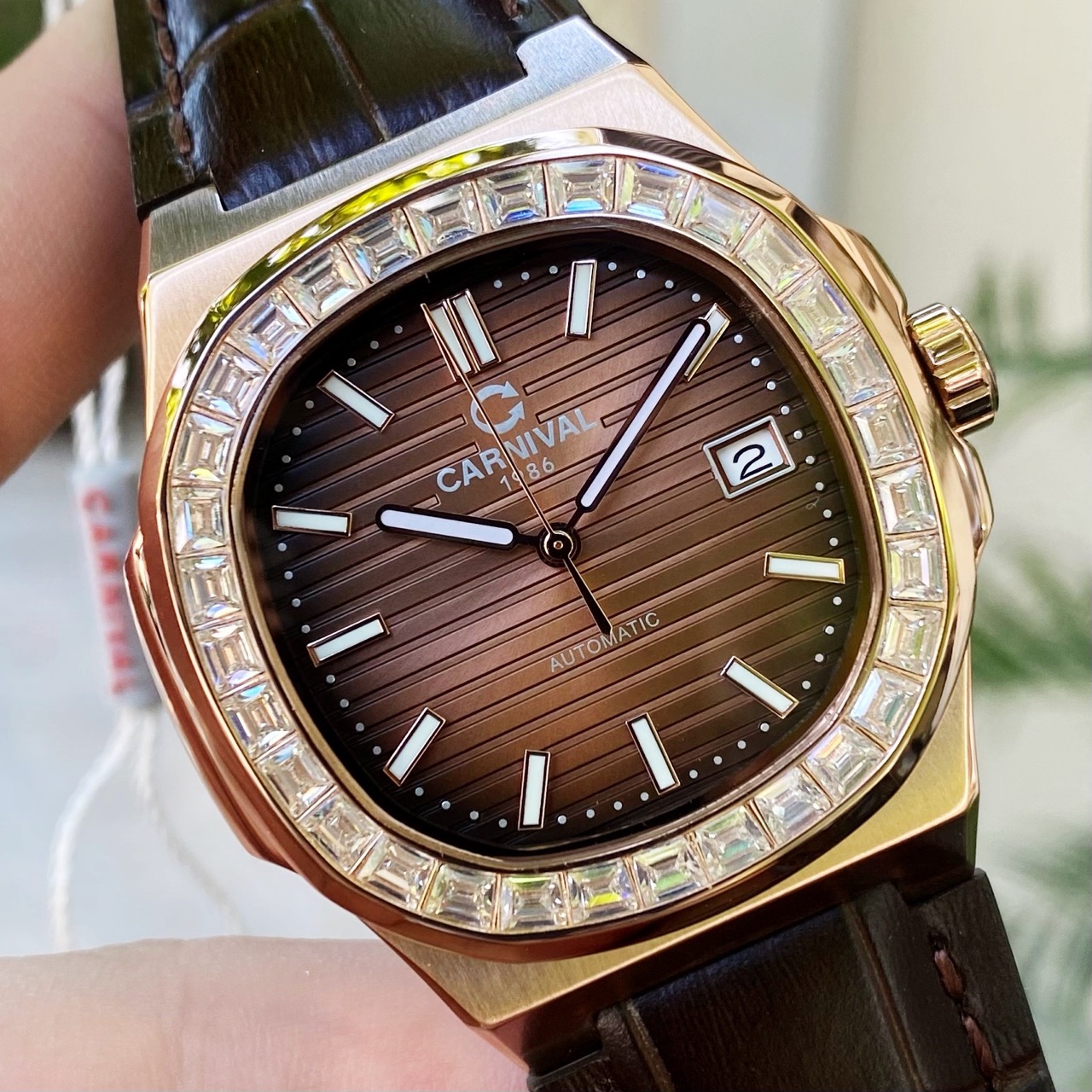 Đồng Hồ Carnival Nautilus 8108G-VH-DD-N