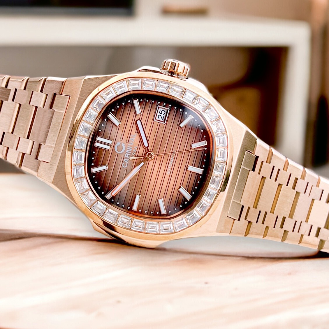 Đồng Hồ Carnival Nautilus 8108G-VH-N