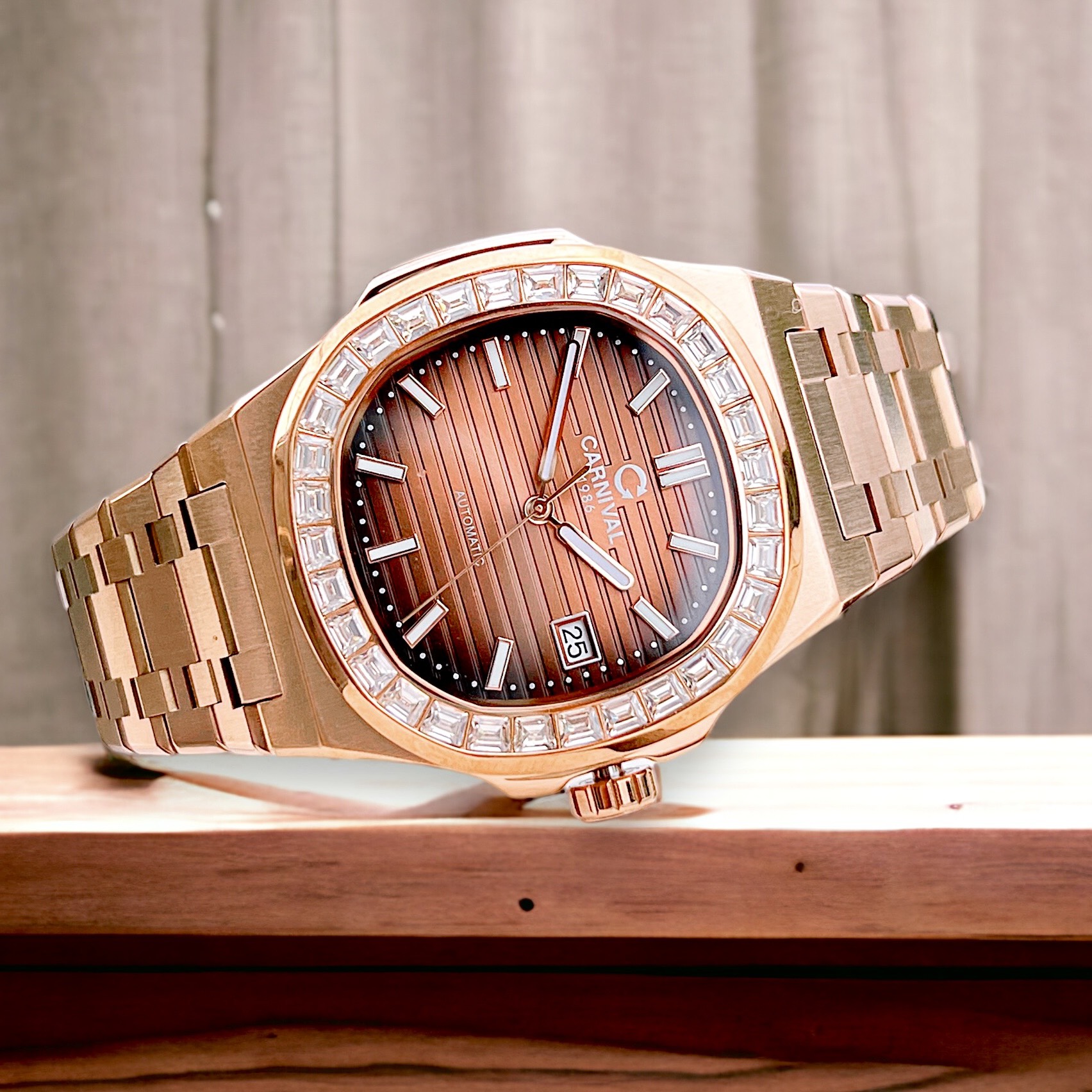 Đồng Hồ Carnival Nautilus 8108G-VH-N