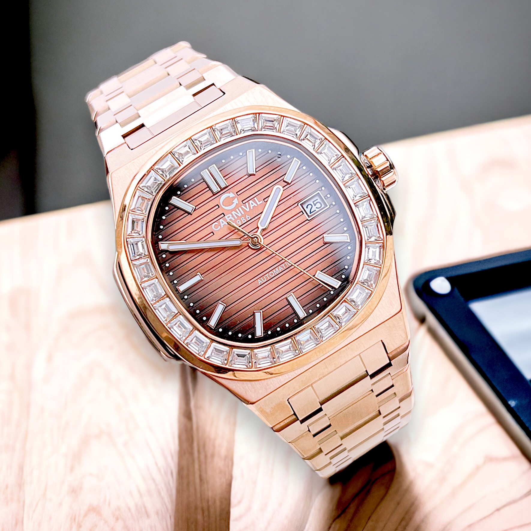 Đồng Hồ Carnival Nautilus 8108G-VH-N