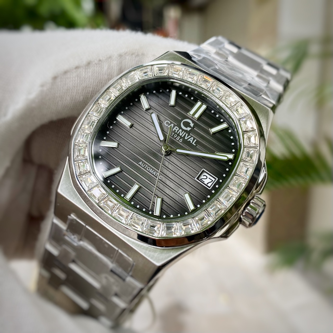Đồng Hồ Carnival Nautilus 8108G-VT-N