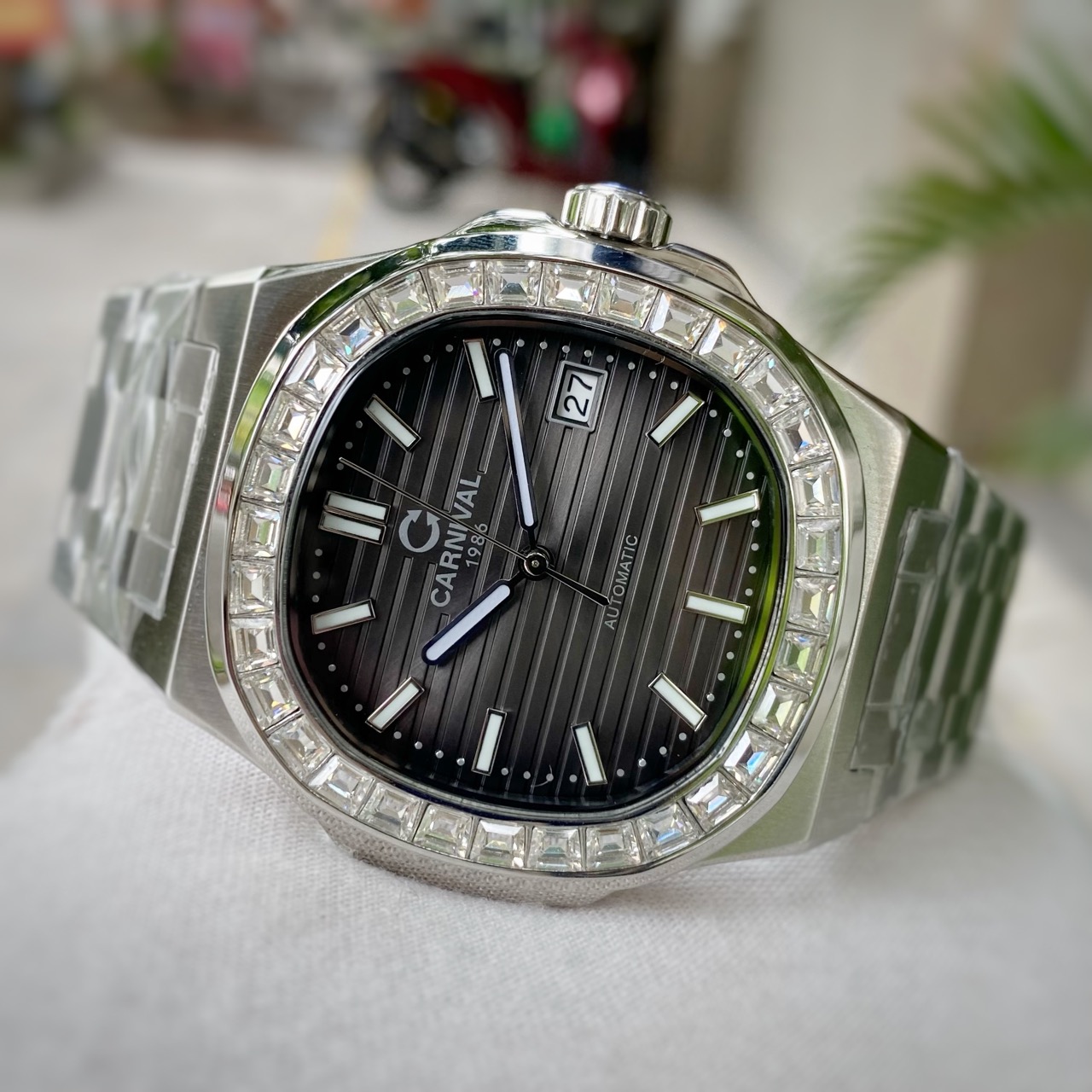 Đồng Hồ Carnival Nautilus 8108G-VT-N