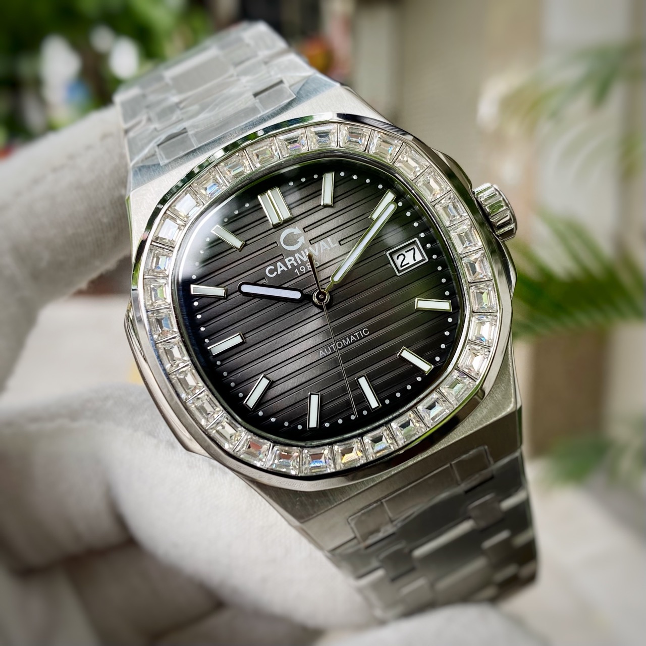Đồng Hồ Carnival Nautilus 8108G-VT-N