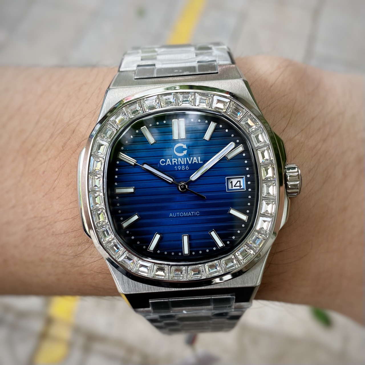 Đồng Hồ Carnival Nautilus 8108G-VT-X