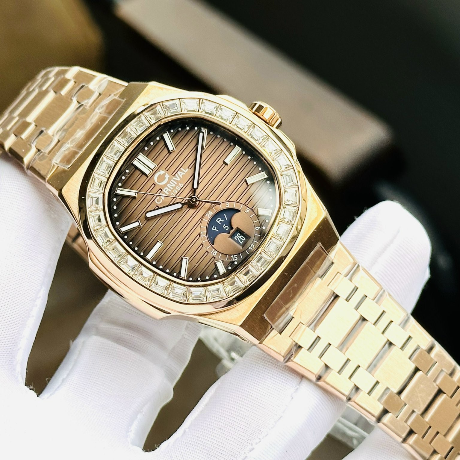 Đồng Hồ Carnival Nautilus Automatic 8110G-VH-N