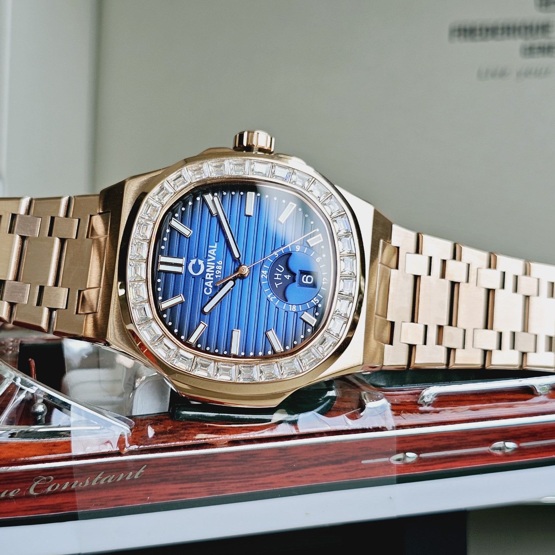 Đồng Hồ Carnival Nautilus Automatic 8110G-VH-X
