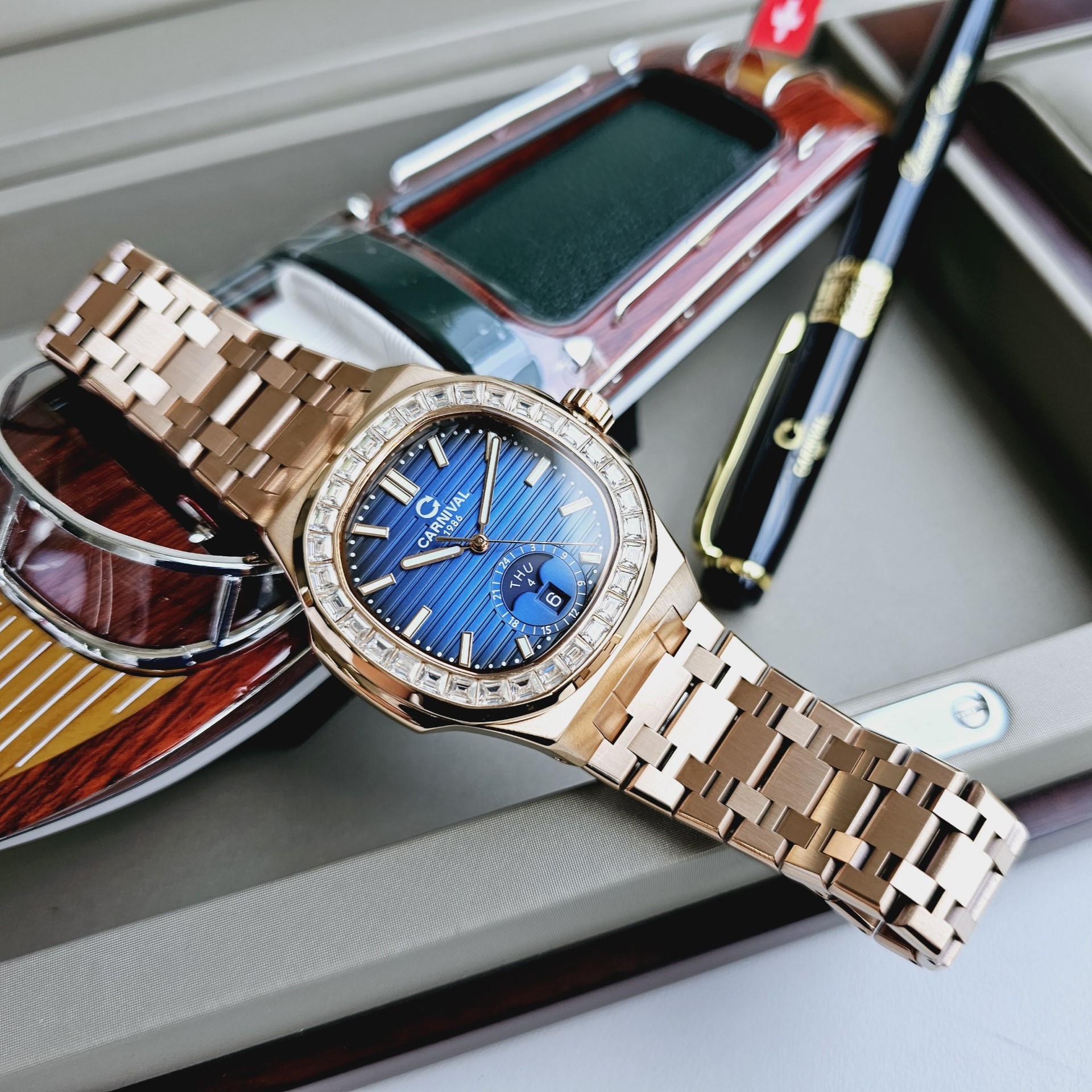 Đồng Hồ Carnival Nautilus Automatic 8110G-VH-X