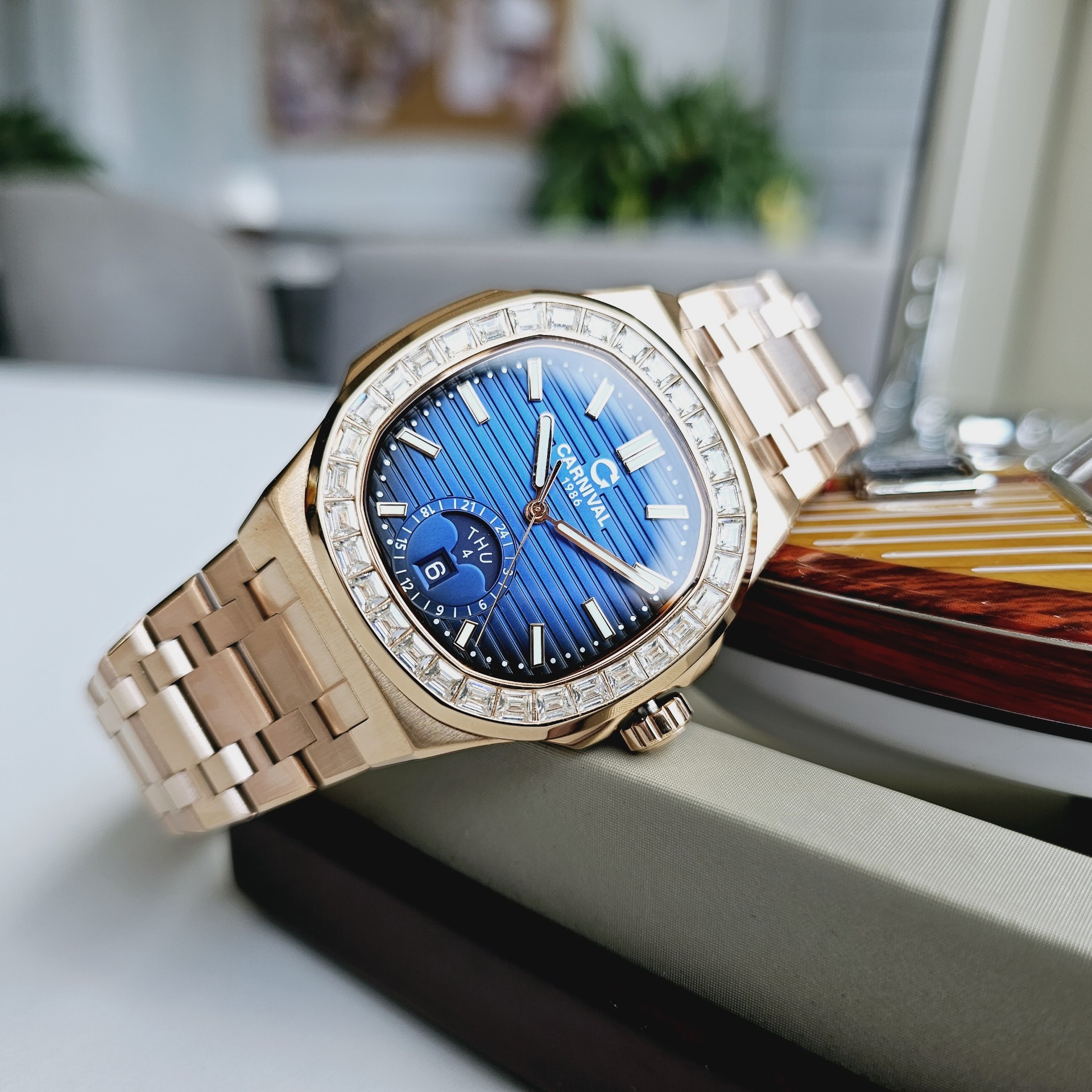 Đồng Hồ Carnival Nautilus Automatic 8110G-VH-X