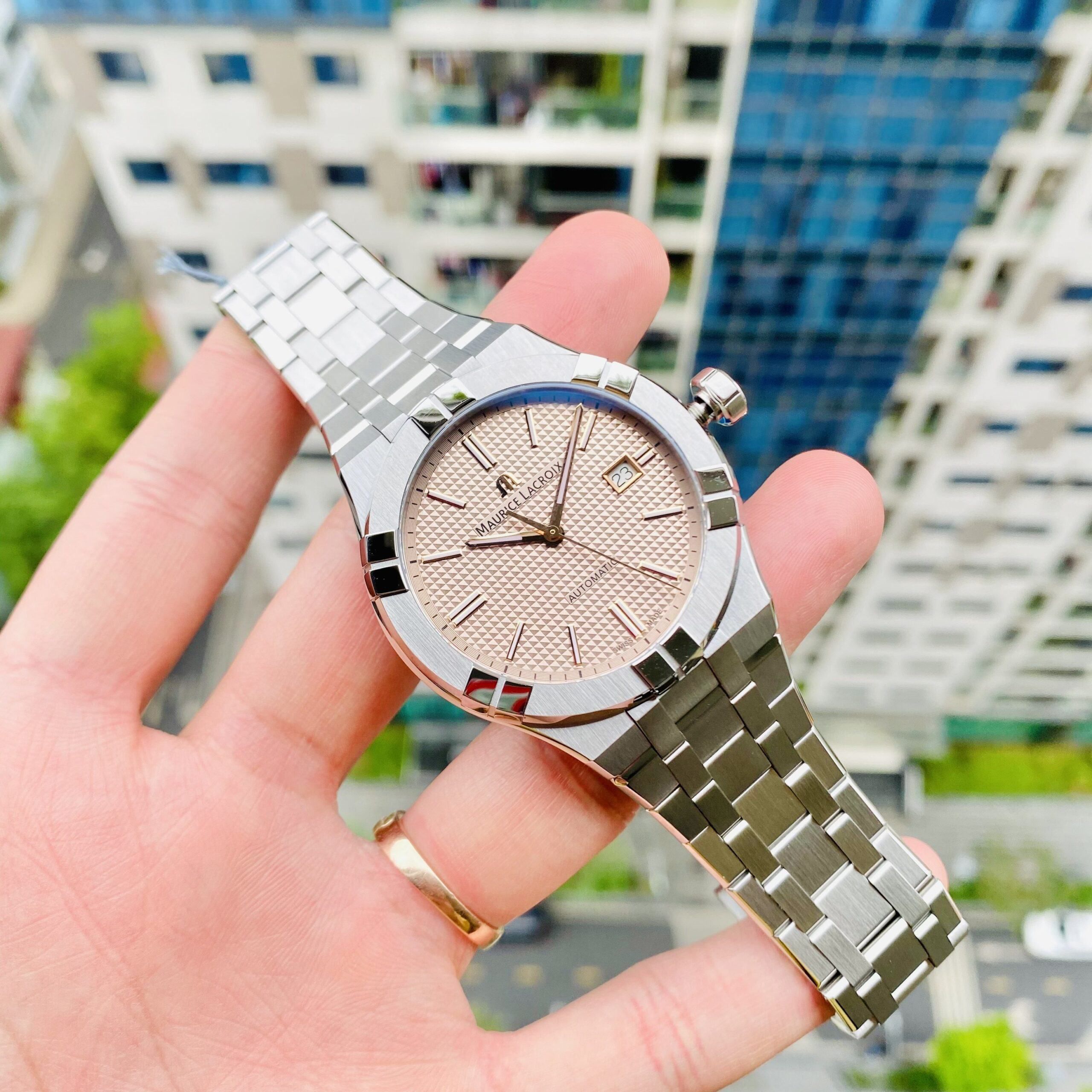 Đồng Hồ Maurice Lacroix Aikon AI6008-SS002-730-1