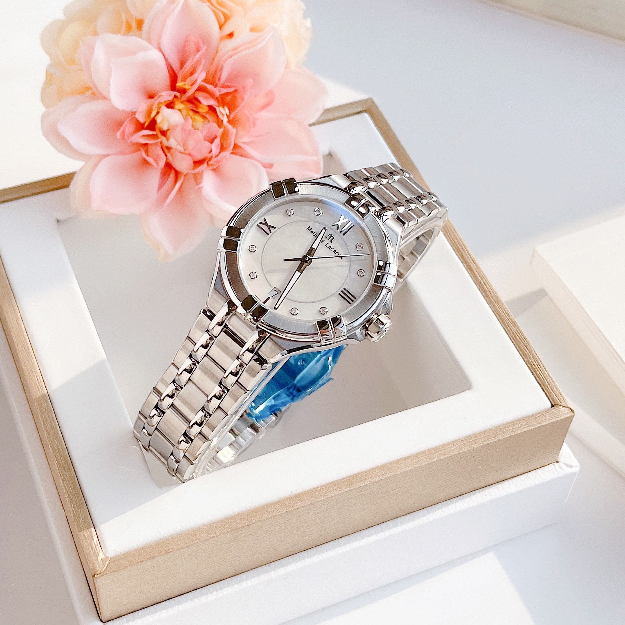 Đồng Hồ Maurice Lacroix Aikon Lady AI1004-SS002-170-1
