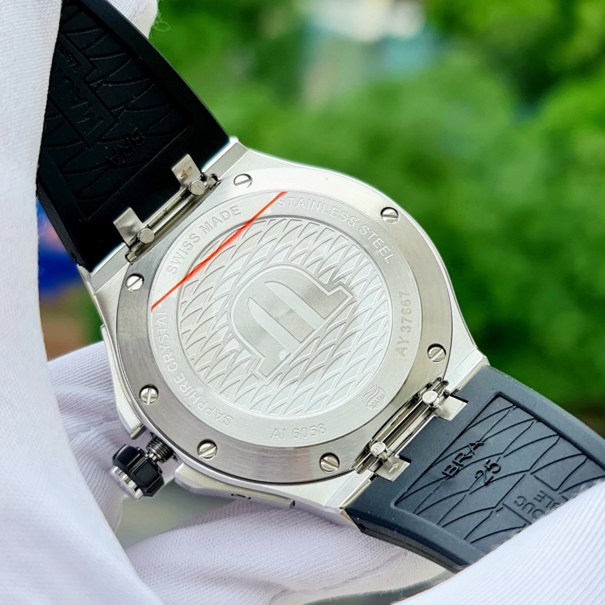 Đồng Hồ Maurice Lacroix Aikon Venturer AI6058-SS001-330-1
