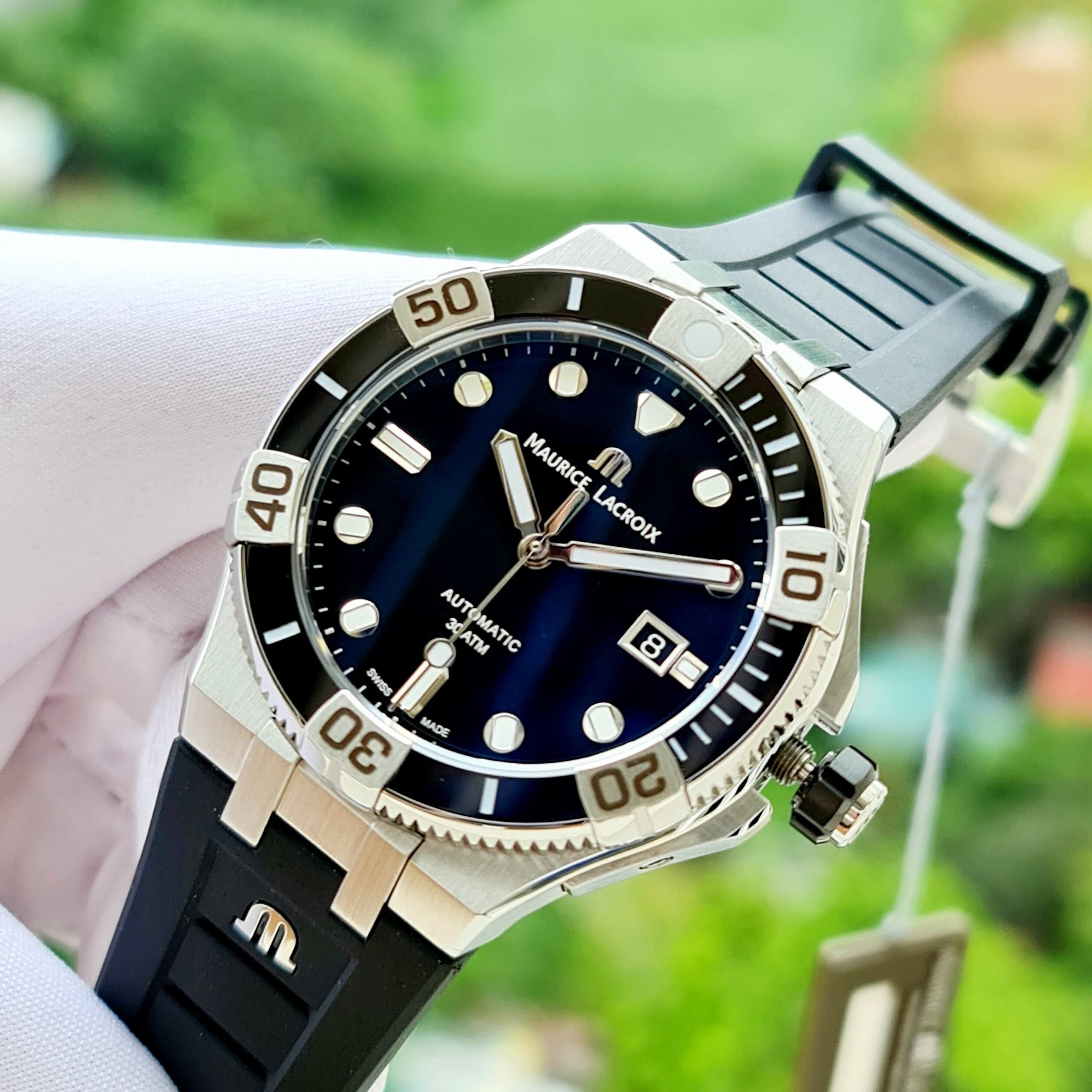 Đồng Hồ Maurice Lacroix Aikon Venturer AI6058-SS001-330-1